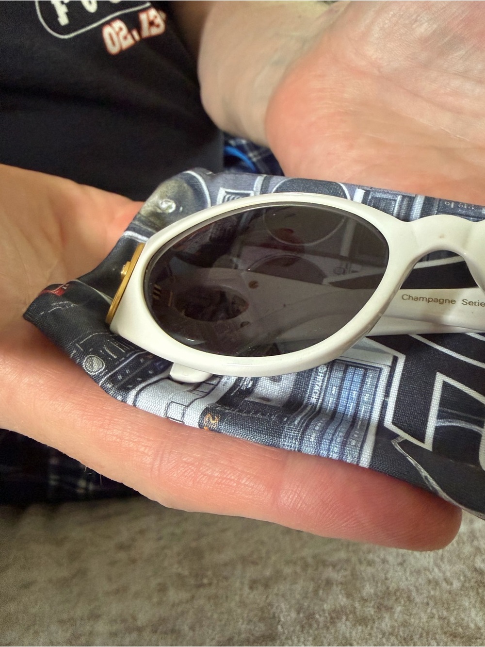 Vintage Deadstock Champagne Series Oval Sunglasses White & Gold Rhinestone Italy - Picture 11 of 15